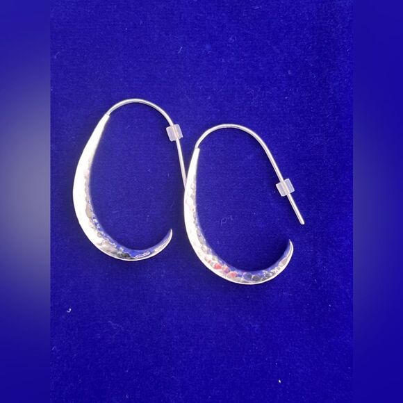 Seed & Sage Hammered Sterling Silver Crescent Hoop Earrings - Made in Mexico - Picture 6 of 8